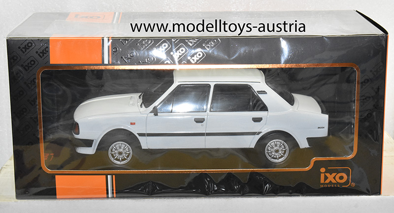 Skoda 130 LR Limousine 1988 weiss 1:18