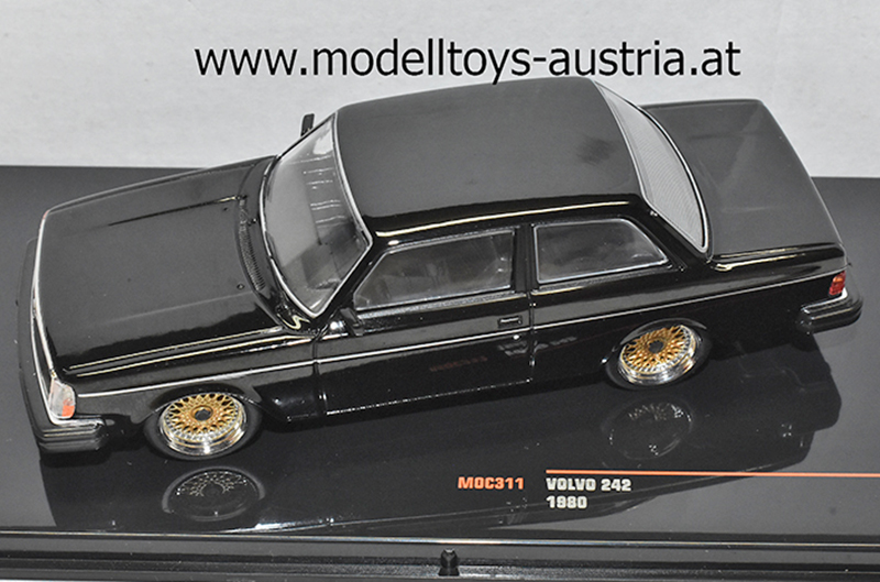 Volvo 242 Custom Limousine 1980 schwarz 1:43
