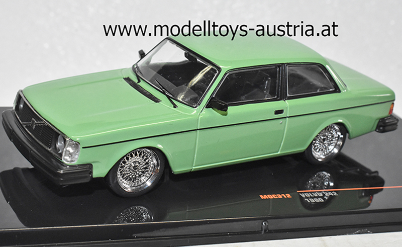 Volvo 242 Custom Limousine 1980 grün 1:43