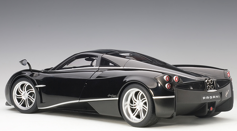 Pagani Huayra V12 2011 schwarz 1:12