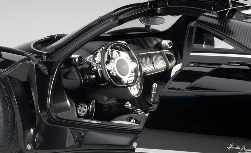 Pagani Huayra V12 2011 schwarz 1:12