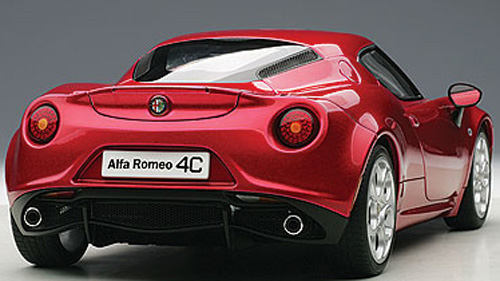 Alfa Romeo 4C Coupe 2013 rot metallik 1:18