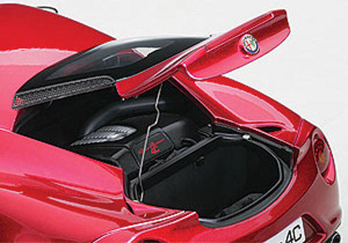 Alfa Romeo 4C Coupe 2013 rot metallik 1:18