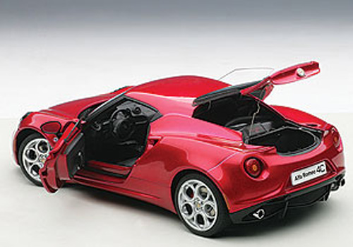 Alfa Romeo 4C Coupe 2013 rot metallik 1:18