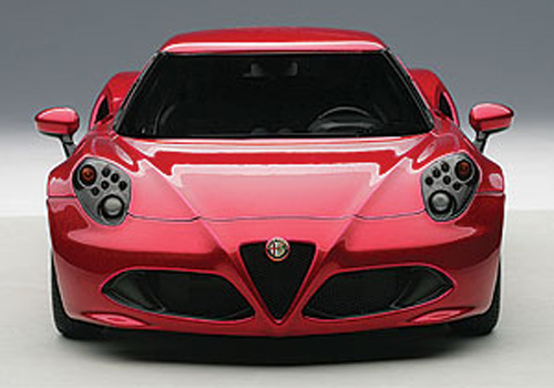 Alfa Romeo 4C Coupe 2013 rot metallik 1:18
