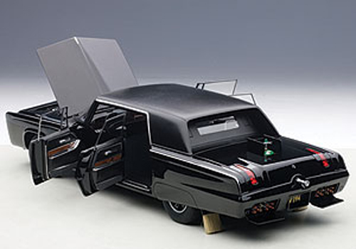 Chrysler Imperial Crown Black Beauty Green Hornet 1966 - 1967 schwarz 1:18