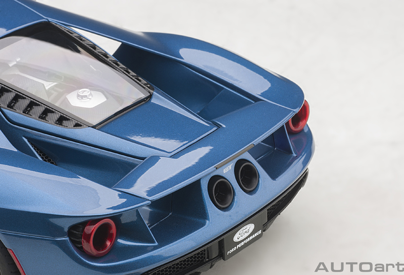 Ford GT Coupe 2017 blau 1:18