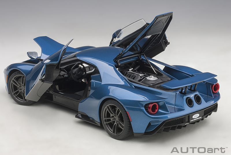 Ford GT Coupe 2017 blau 1:18