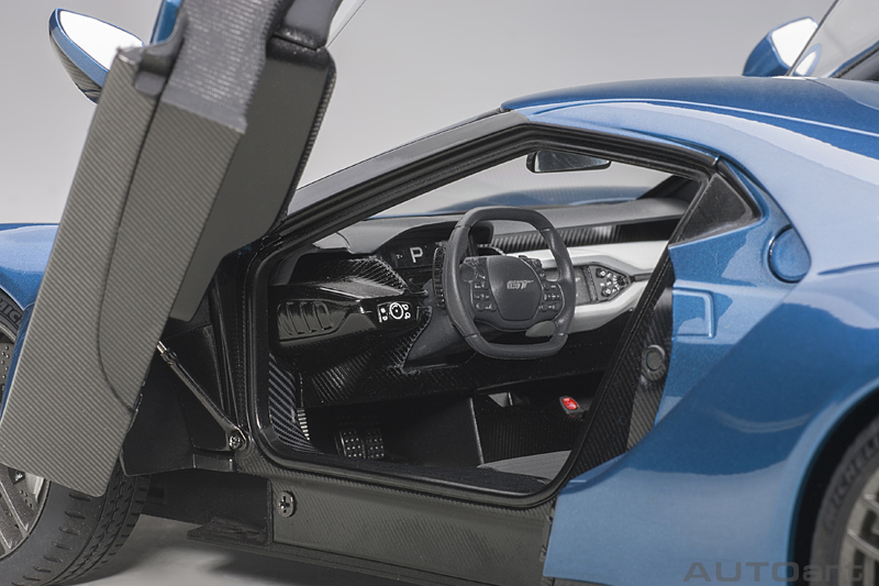 Ford GT Coupe 2017 blau 1:18