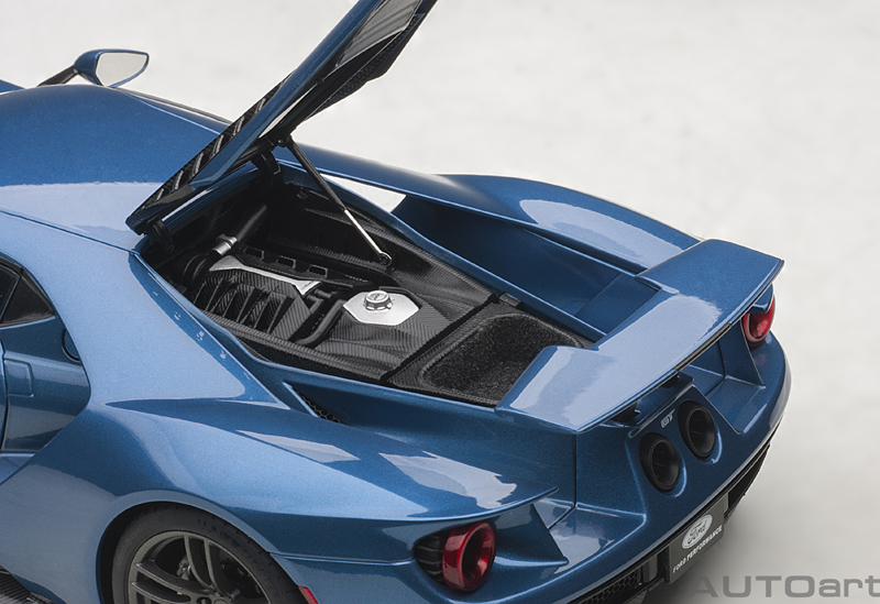 Ford GT Coupe 2017 blau 1:18