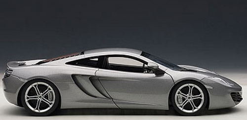 McLaren MP4-12C silber metallik 1:18