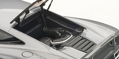 McLaren MP4-12C silber metallik 1:18