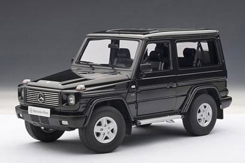 Mercedes Benz W463 G Klasse G500 SWB 1998 schwarz 1:18 Puch G