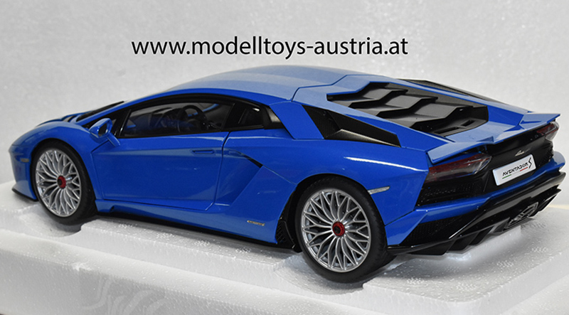 Lamborghini Aventador S 2017 blau metallik 1:18