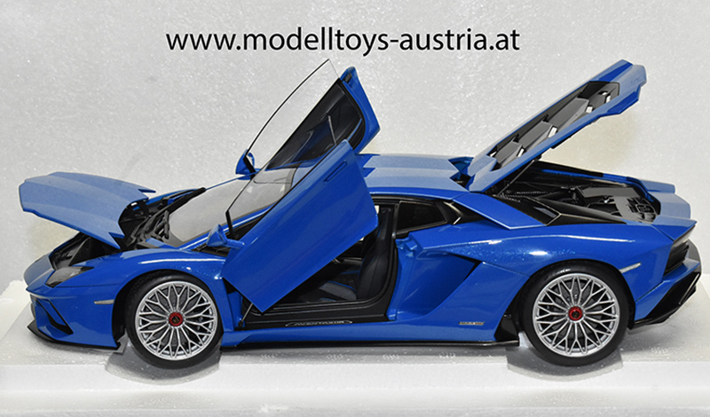 Lamborghini Aventador S 2017 blau metallik 1:18