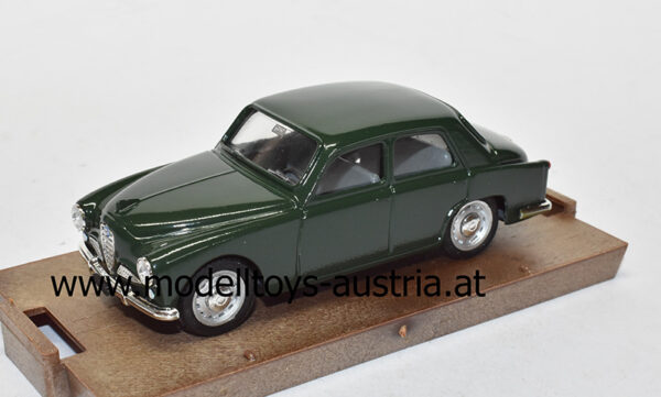 Alfa Romeo 1900 Limousine 1950 grün 1:43