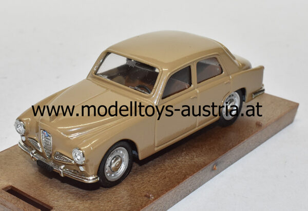 Alfa Romeo 1900 Limousine 1950 hellbraun 1:43