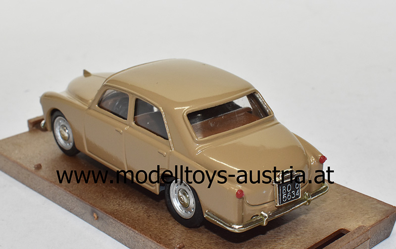 Alfa Romeo 1900 Limousine 1950 hellbraun 1:43