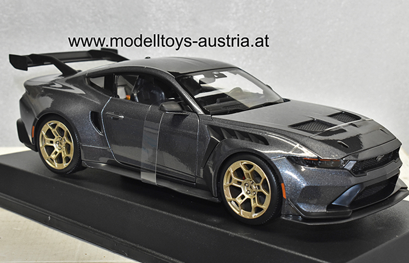 Ford Mustang Coupe GTD V8 2025 grau metallik 1:18