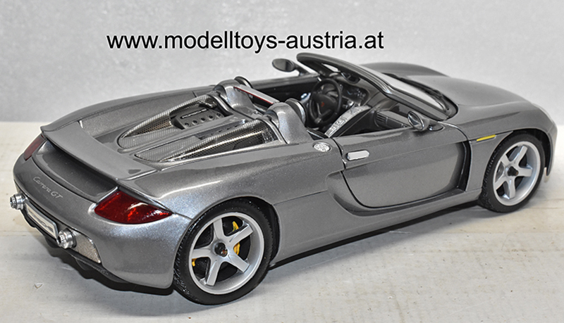 Porsche Carrera GT 2000 silbergrau metallik 1:18