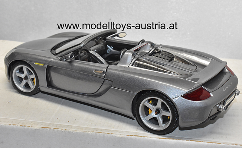 Porsche Carrera GT 2000 silbergrau metallik 1:18