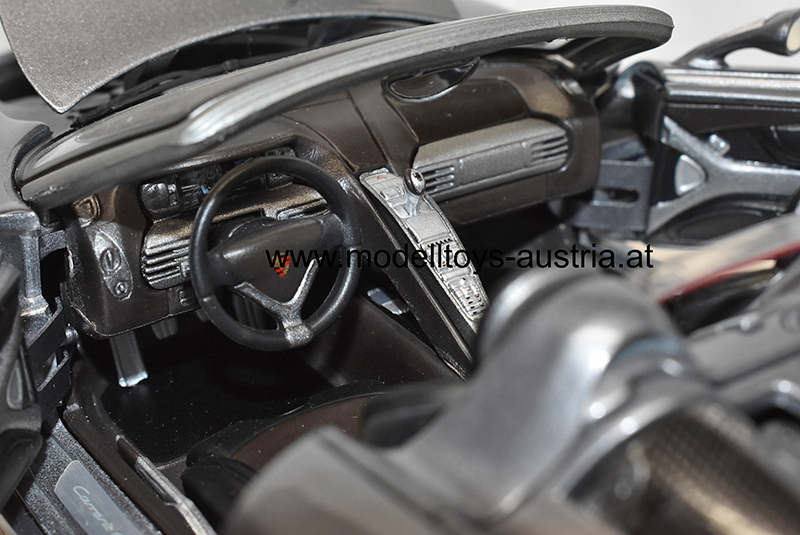 Porsche Carrera GT 2000 silbergrau metallik 1:18