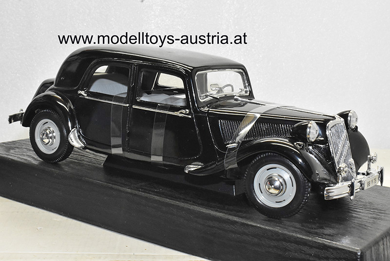 Citroen Traction Avant 15 CV 6 Zylinder 1952 schwarz 1:18