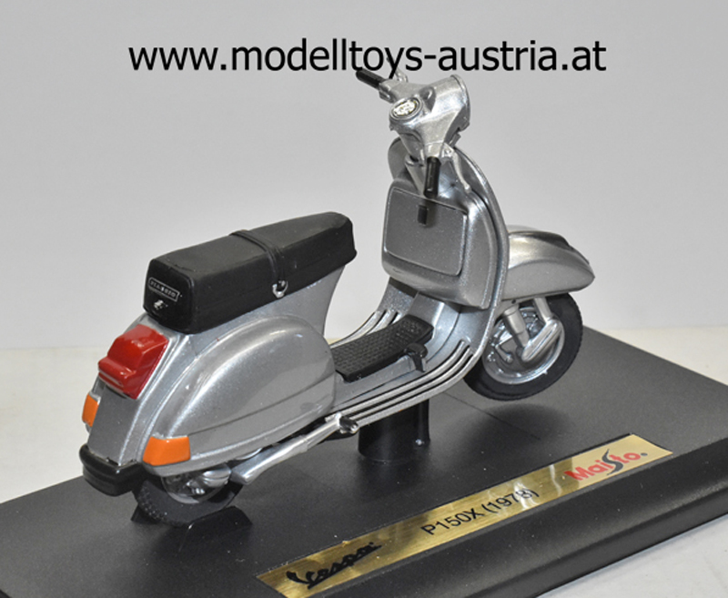 Vespa P150X 1978 silber metallik 1:18
