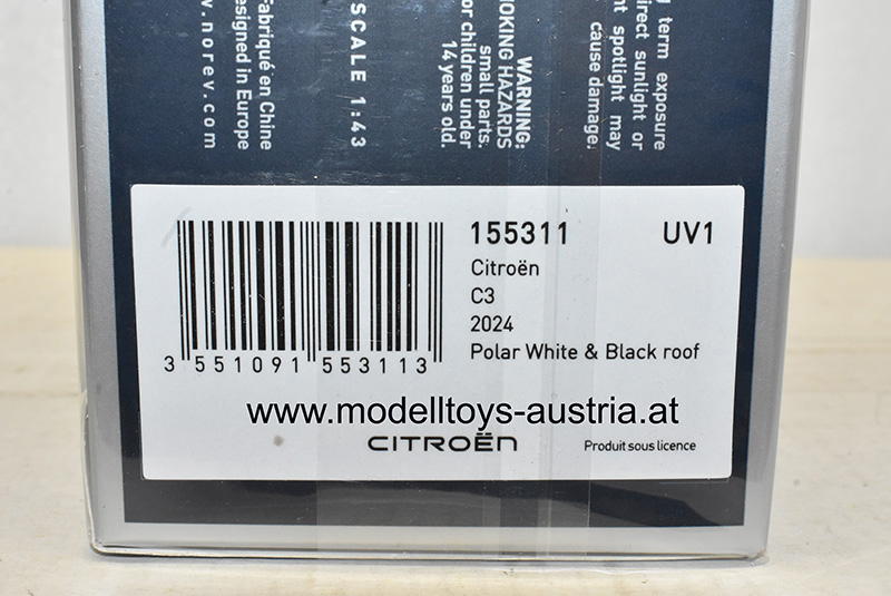 Citroen C3 Limousine 2024 weiss mit schwarzem Dach 1:43