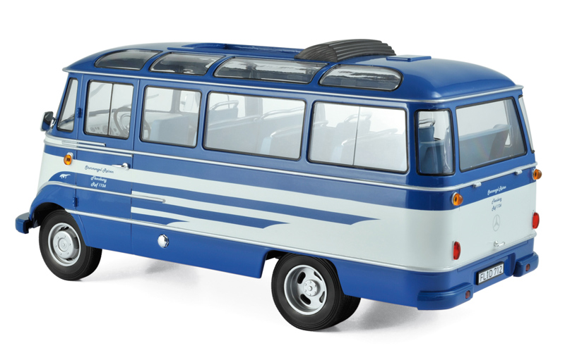 Mercedes Benz O319 Bus 1957 blau / beige 1:18