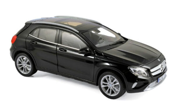 Mercedes Benz X 156 GLA Klasse SUV Crossover 4x4 2014 schwarz 1:18