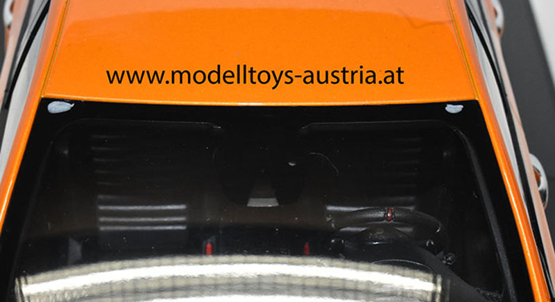 Renault Megane R.S. Limousine 2017 orange 1:18