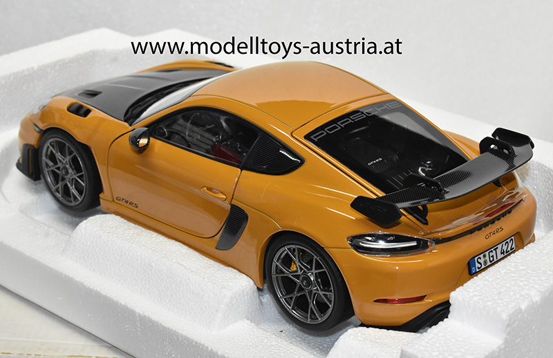 Porsche 718 Cayman 982 GT4 RS 2023 Weissach Pack gelb 1:18