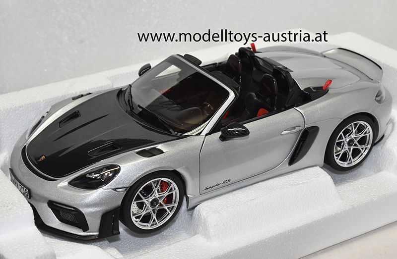 Porsche 718 Boxster 982 Spyder RS Cabrio 2023 Weissach Pack GT sibler metallik 1:18