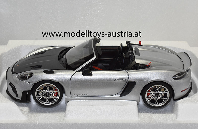 Porsche 718 Boxster 982 Spyder RS Cabrio 2023 Weissach Pack GT sibler metallik 1:18
