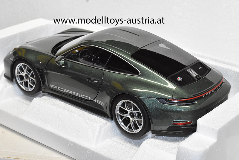 Porsche 911 992 Coupe S/T 2023 grün metallic 1:18