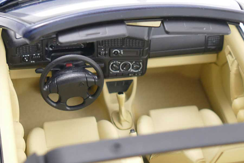 VW Golf III Cabrio 1995 dunkelblau 1:18