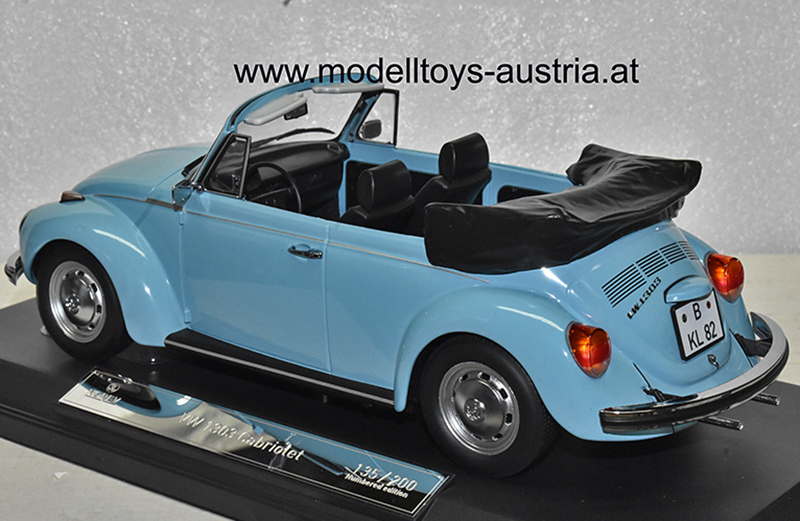 VW Käfer 1303 Cabrio 1973 hellblau 1:18