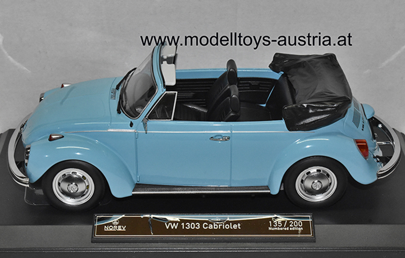 VW Käfer 1303 Cabrio 1973 hellblau 1:18
