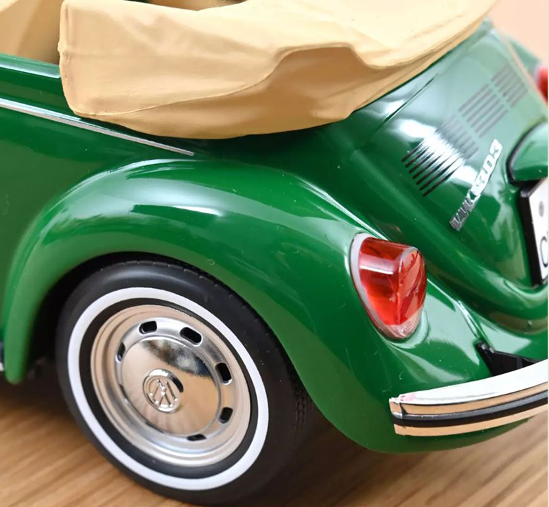 VW Käfer 1303 Cabrio 1972 grün 1:18