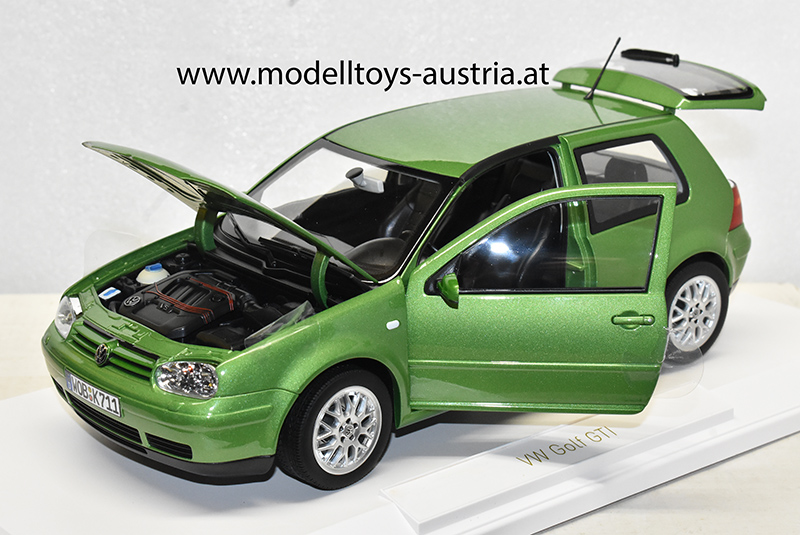 VW Golf IV Golf 4 Limousine 1998 grün metallk 1:18