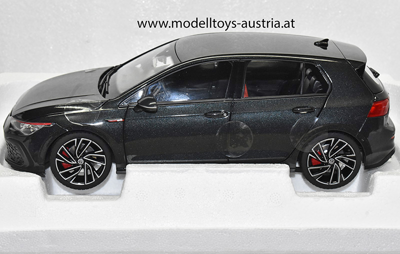 VW Golf VIII Golf 8 Limousine GTI 2021 schwarz metallik 1:18