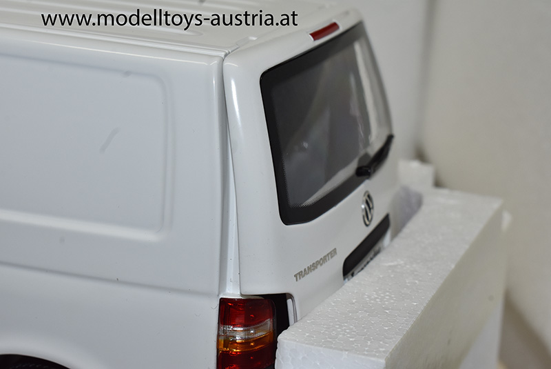 VW T5 Transporter 2003 weiss 1:18