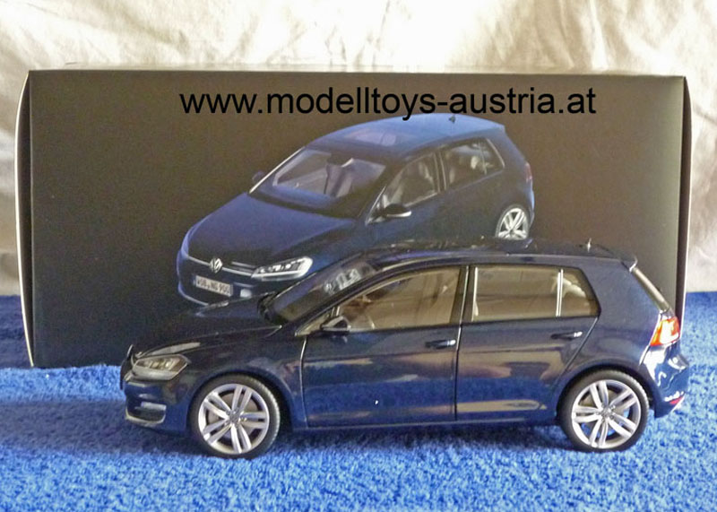 VW Golf VII Golf 7 Limousine 5 türig dunkelblau metallik 1:18