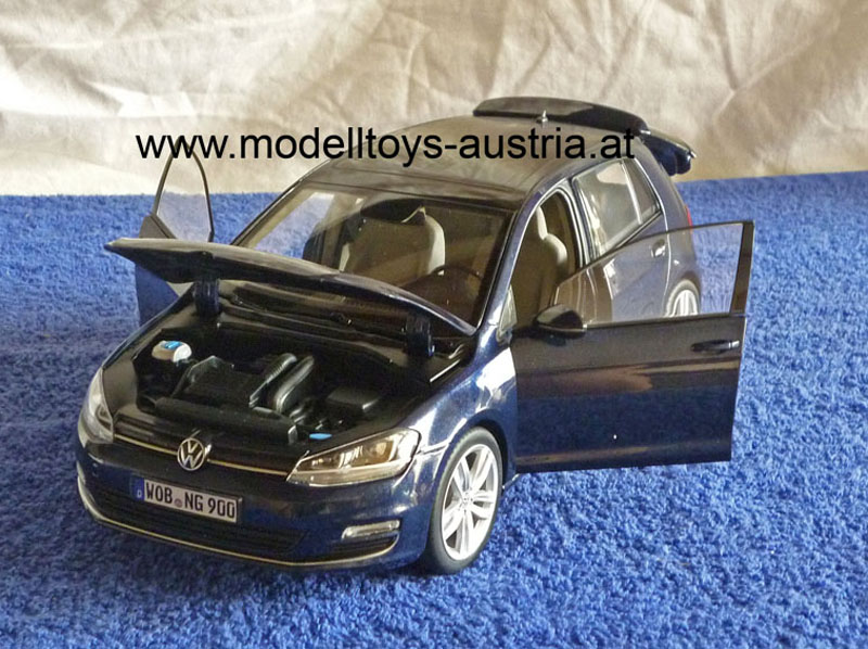 VW Golf VII Golf 7 Limousine 5 türig dunkelblau metallik 1:18