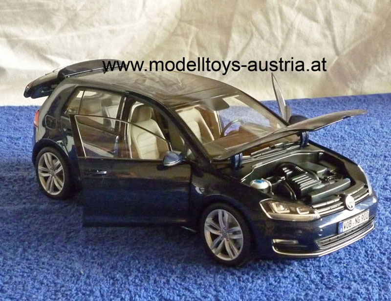 VW Golf VII Golf 7 Limousine 5 türig dunkelblau metallik 1:18