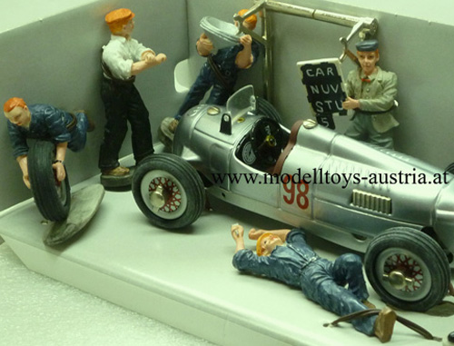 Auto Union Studio II mit Boxenmannschaft und UHRWERK Aufzug Aufziehmotor 1:24 Schuco CLASSIC