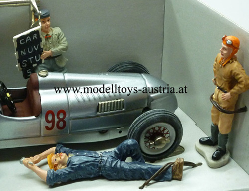 Auto Union Studio II mit Boxenmannschaft und UHRWERK Aufzug Aufziehmotor 1:24 Schuco CLASSIC