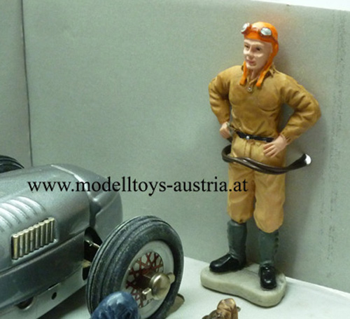 Auto Union Studio II mit Boxenmannschaft und UHRWERK Aufzug Aufziehmotor 1:24 Schuco CLASSIC