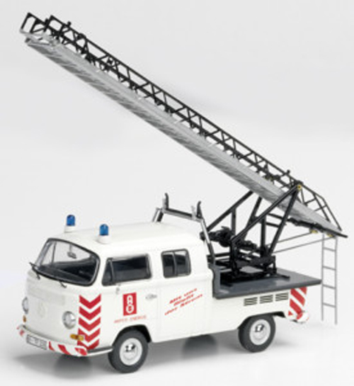 VW T2 Pritschenwagen Doppelkabine DOKA mit Drehleiter AMPER ENERGIE 1:43